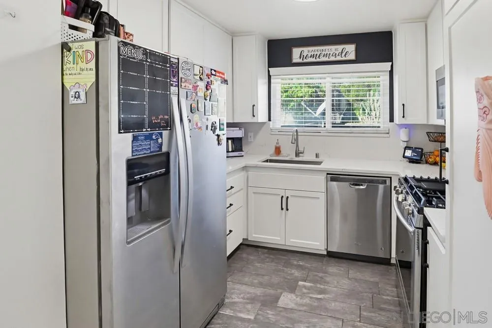 10201 Princess Sarit Way Santee, CA 92071 - Photo 9 of 36