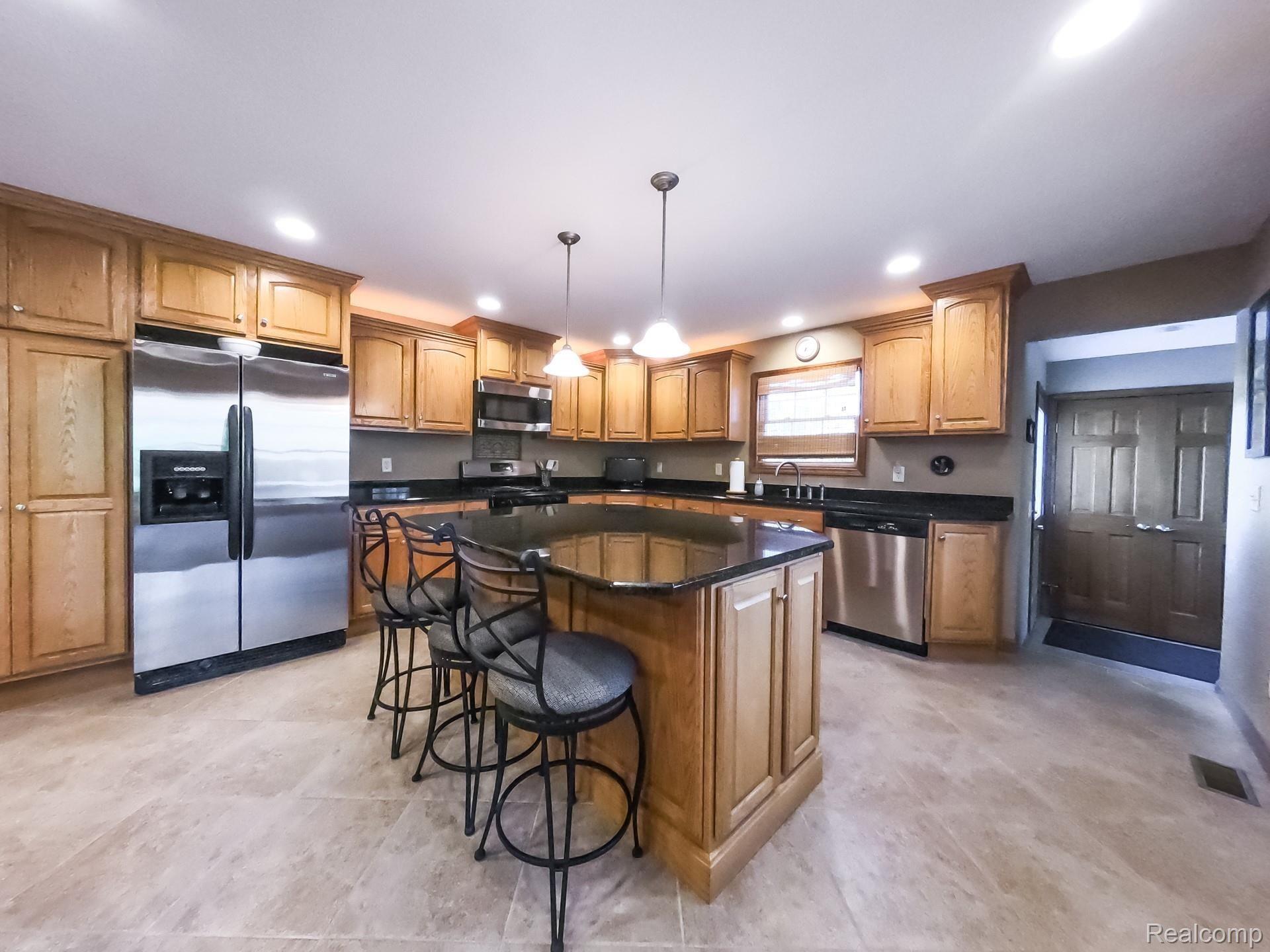 2719 Rauch Road Temperance, MI 48182 - Photo 9 of 25 9kitchen.jpg
