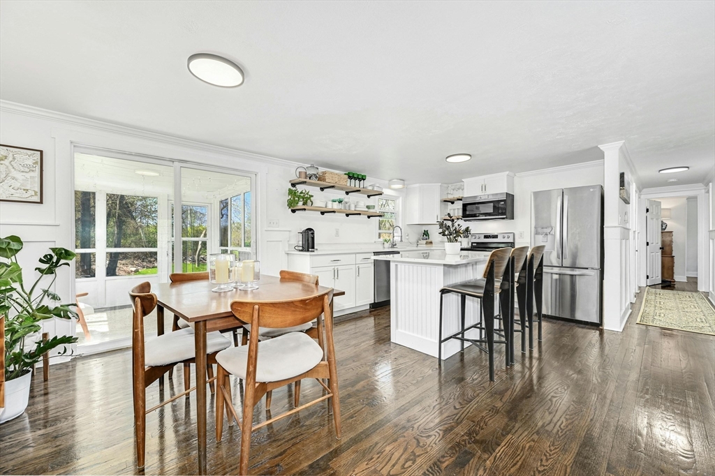 43 Hughey Road Scituate, MA 02066 - Photo 6 of 41 Gallery Image 6