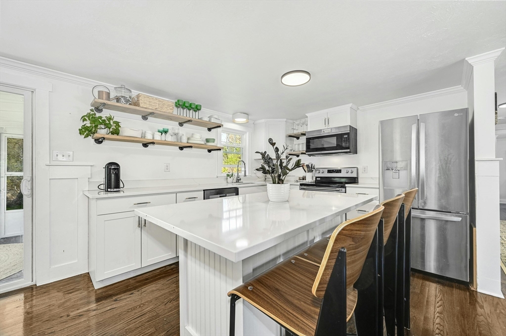 43 Hughey Road Scituate, MA 02066 - Photo 7 of 41 Gallery Image 7