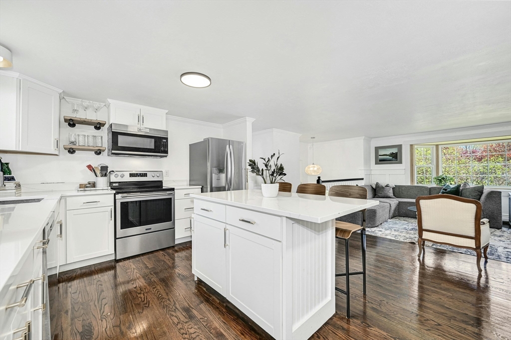 43 Hughey Road Scituate, MA 02066 - Photo 10 of 41 Gallery Image 10
