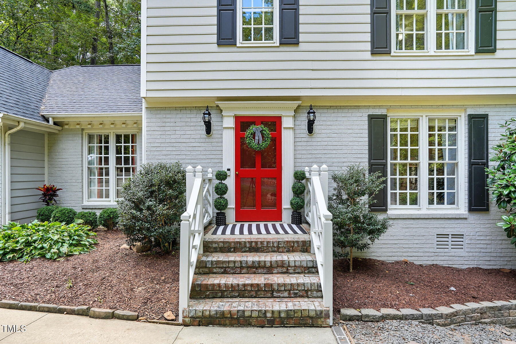11953 Eagle Cliff Court Raleigh, NC 27613 - Photo 4 of 39 Entry