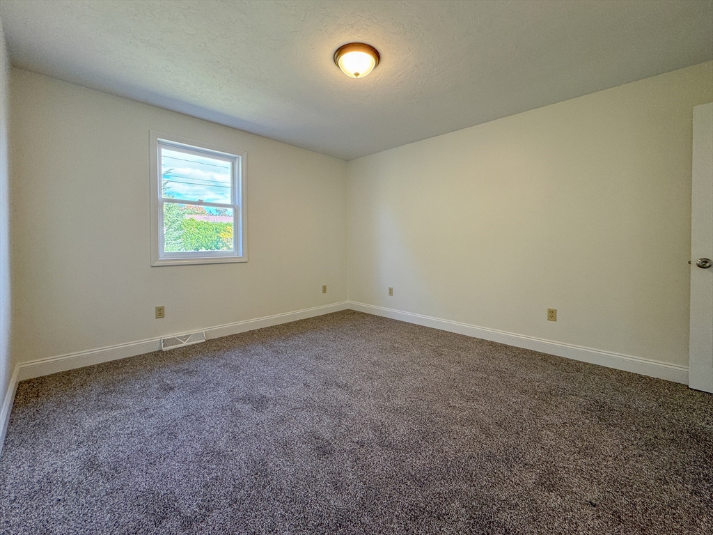280 Joseph Drive Fall River, MA 02720 - Photo 21 of 32