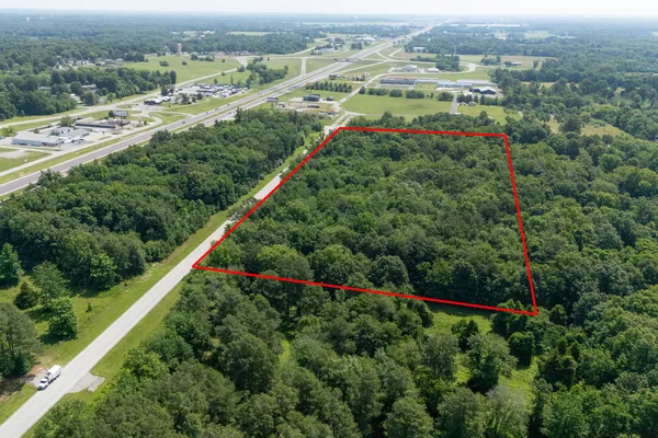 $600,000 | 1501 Main Street, Carterville, IL 62918