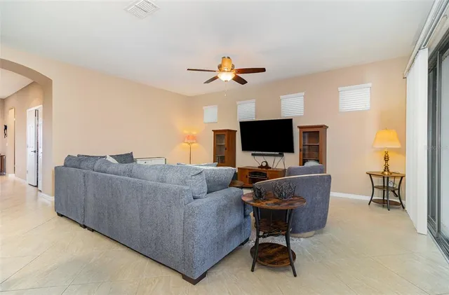 $389,900 | 672 Cordoba Drive, Davenport, FL 33837