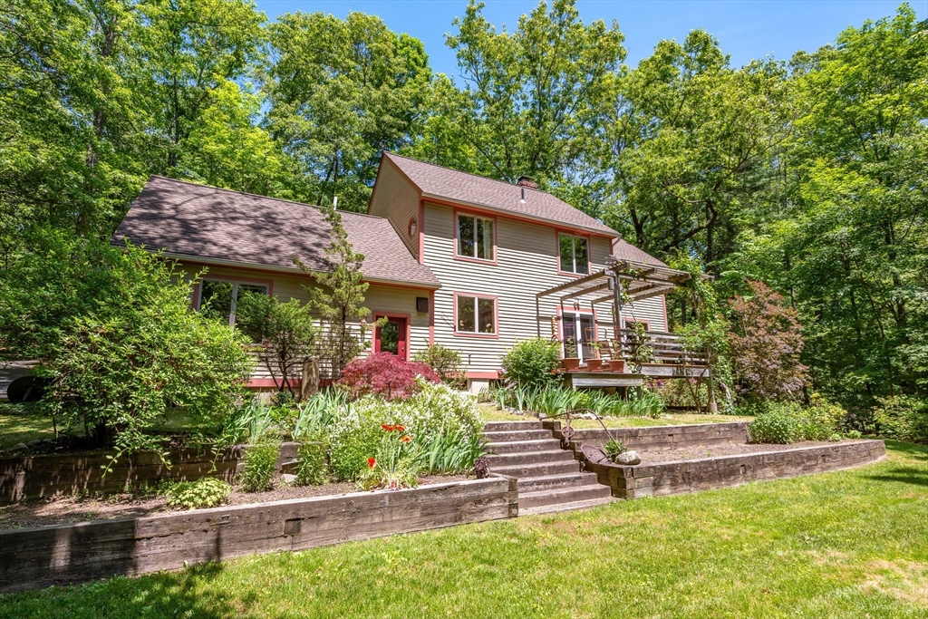 71 Morgan Circle Amherst, MA 01002 - Photo 1 of 42