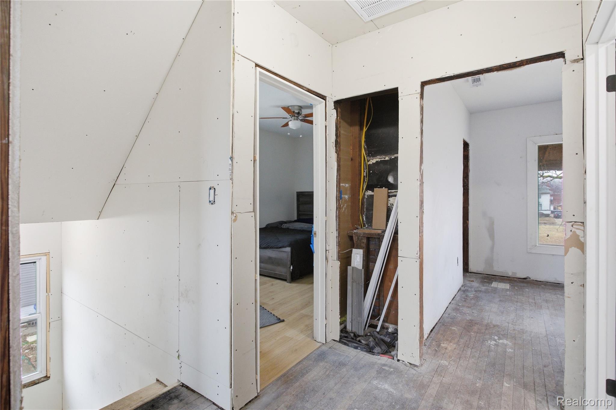 4624 Pacific Street Detroit, MI 48204 - Photo 24 of 39 Corridor with wood-type flooring