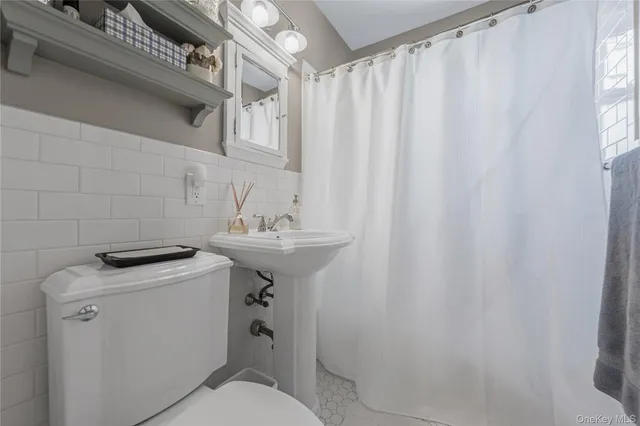 $259,000 | 71-42 Little Neck Parkway, Unit 153B | Glen Oaks