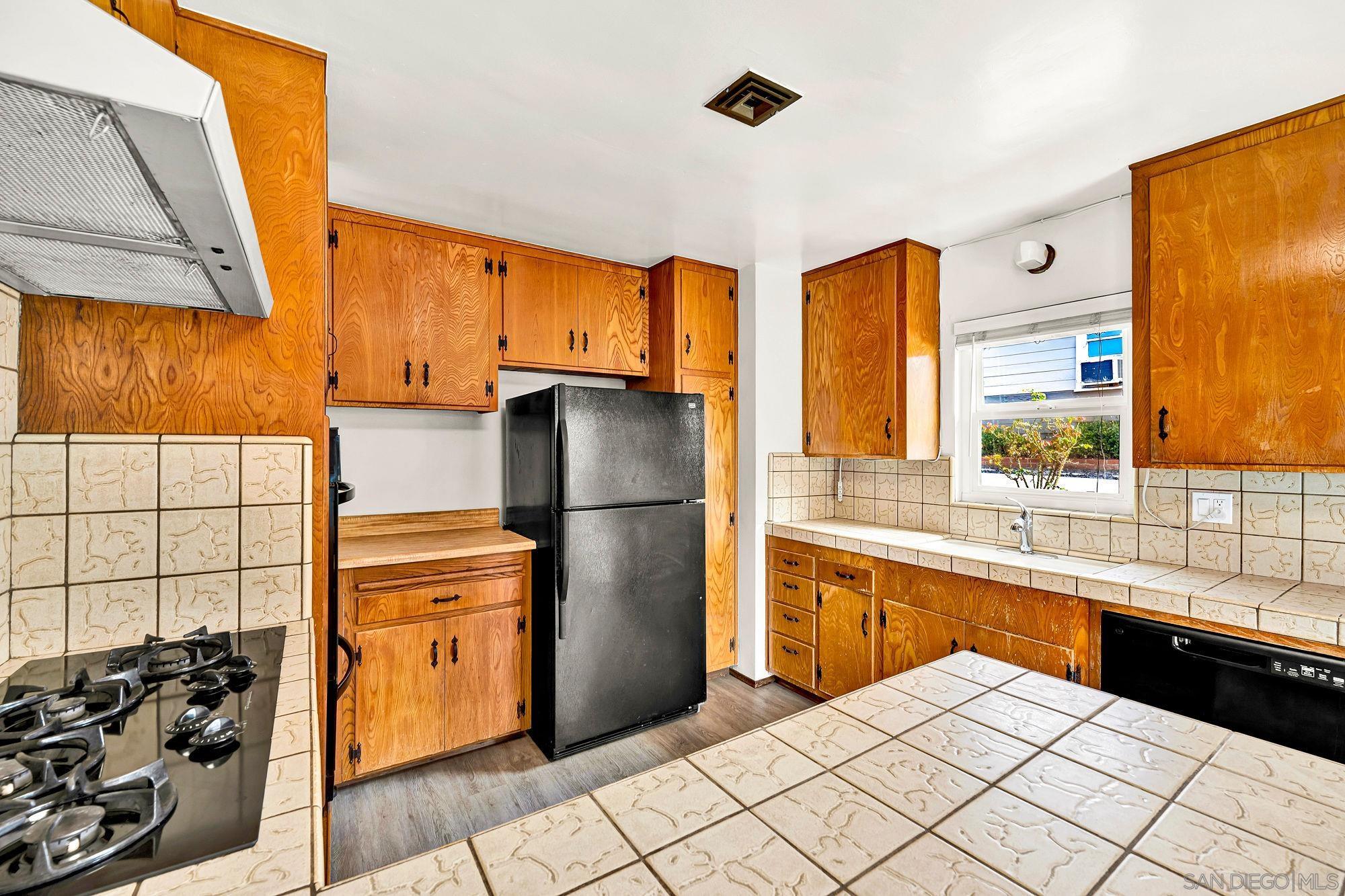 328 9th Street Del Mar, CA 92014 - Photo 14 of 72
