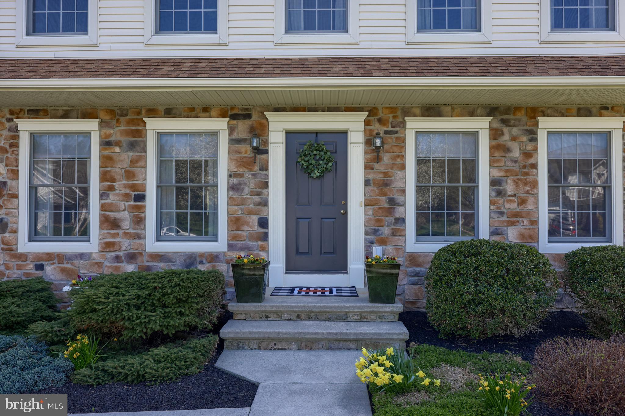 362 Squire Lane Lititz, PA 17543 - Photo 2 of 49 a front view of a building