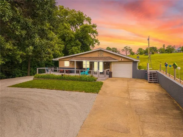 $315,000 | 143 Lake Viking Terrace, Gallatin, MO 64640