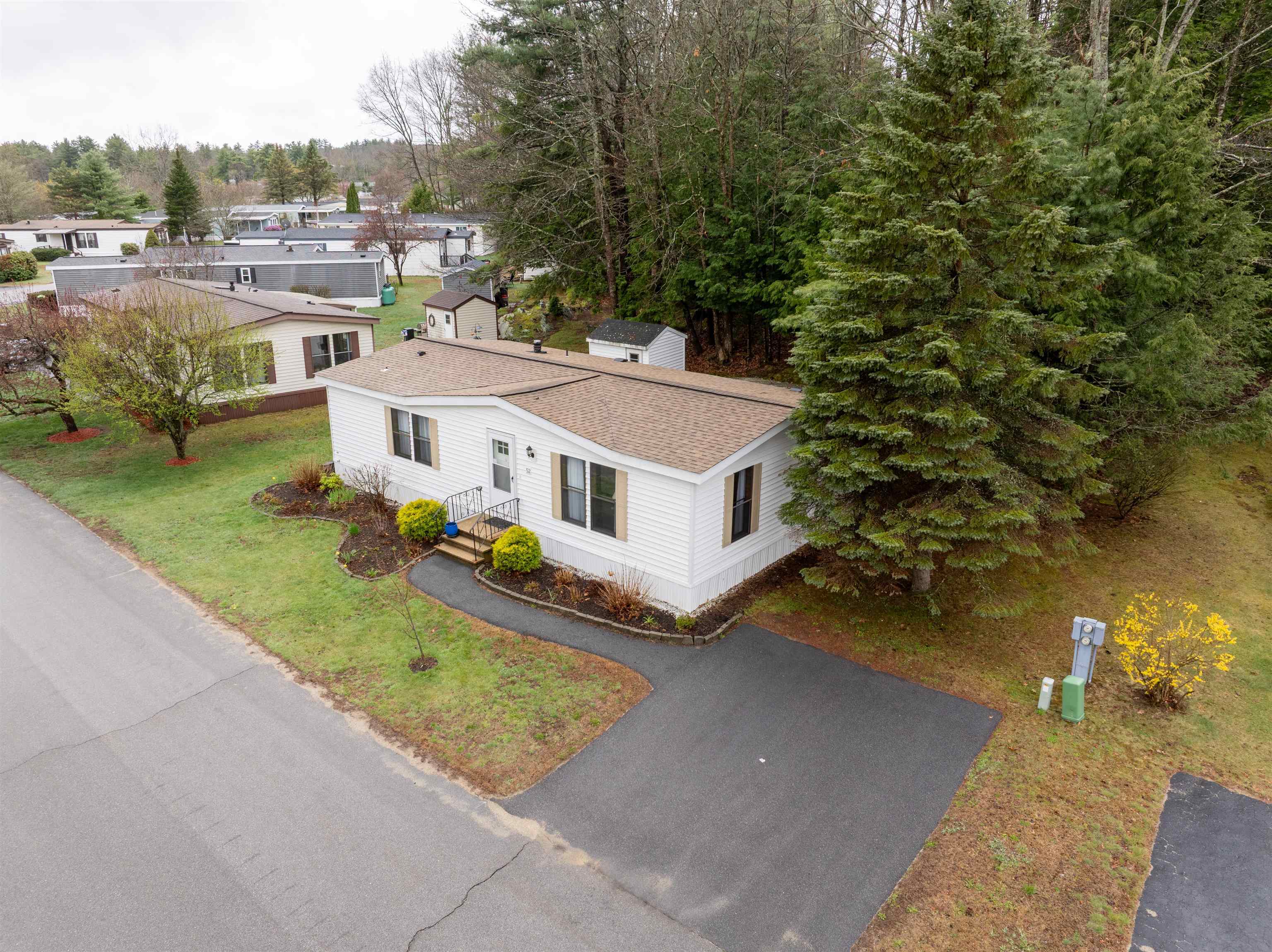 52 Monadnock Drive Rochester, NH 03867 - Photo 3 of 32