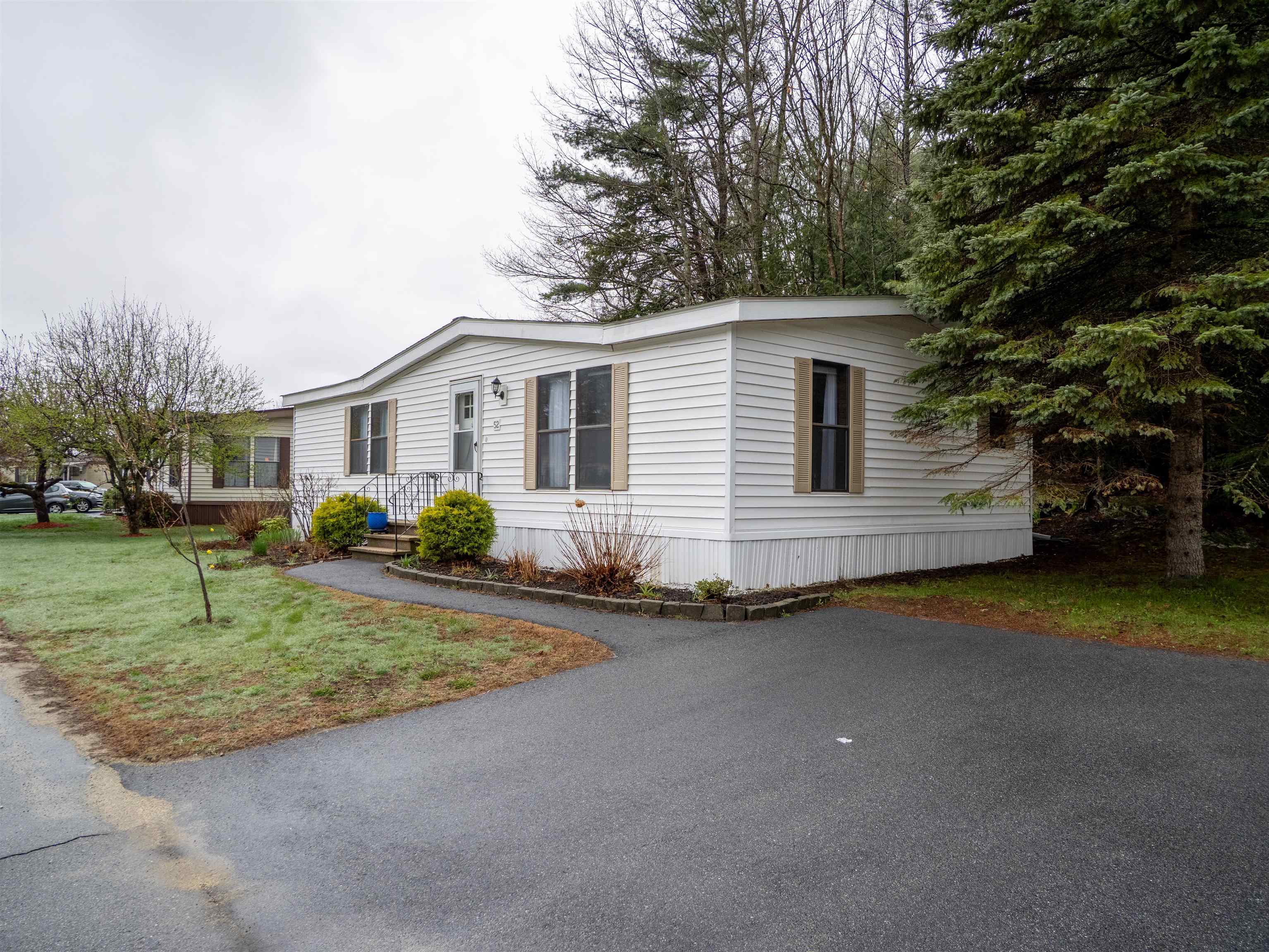 52 Monadnock Drive Rochester, NH 03867 - Photo 7 of 32
