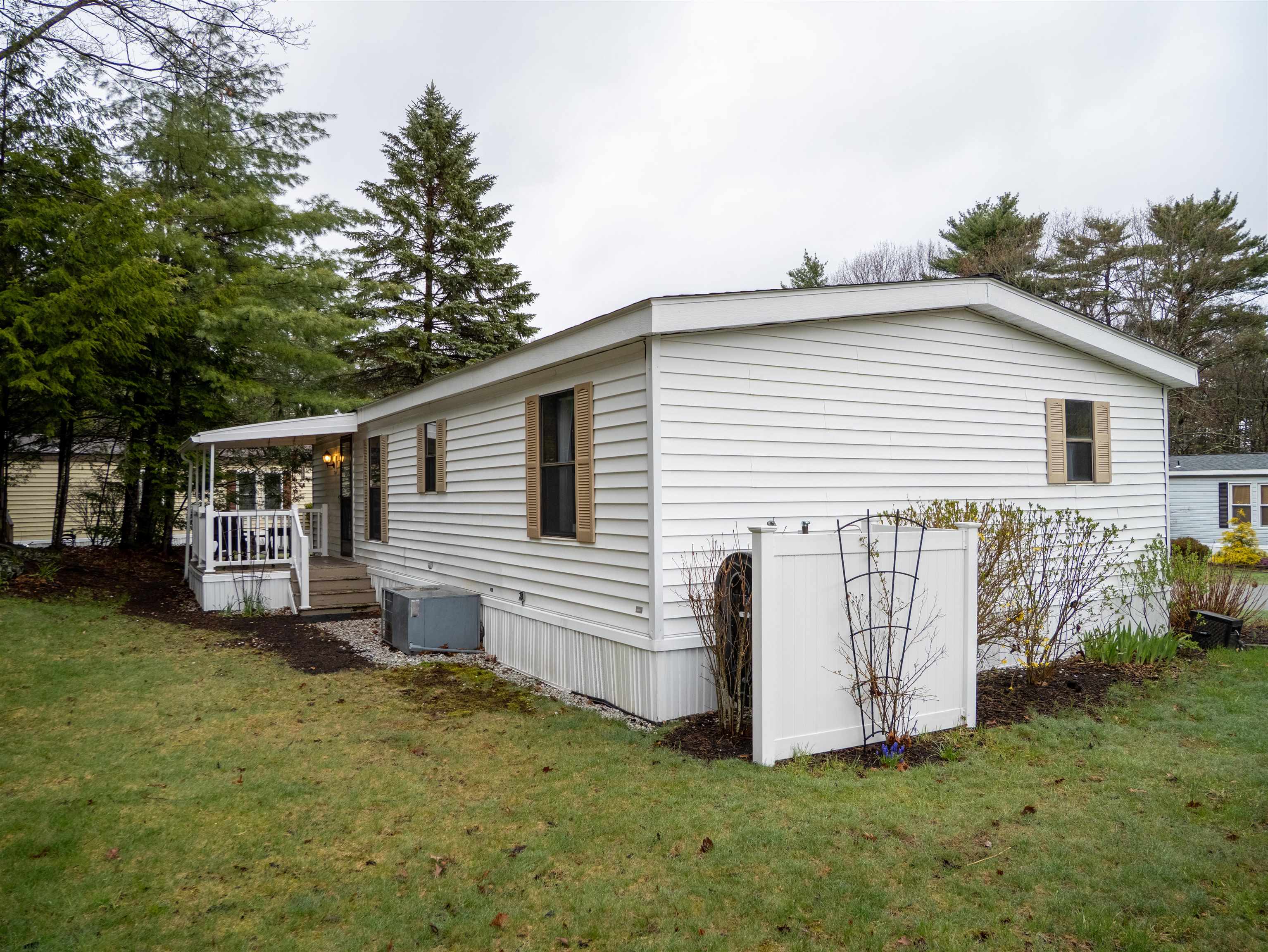 52 Monadnock Drive Rochester, NH 03867 - Photo 9 of 32