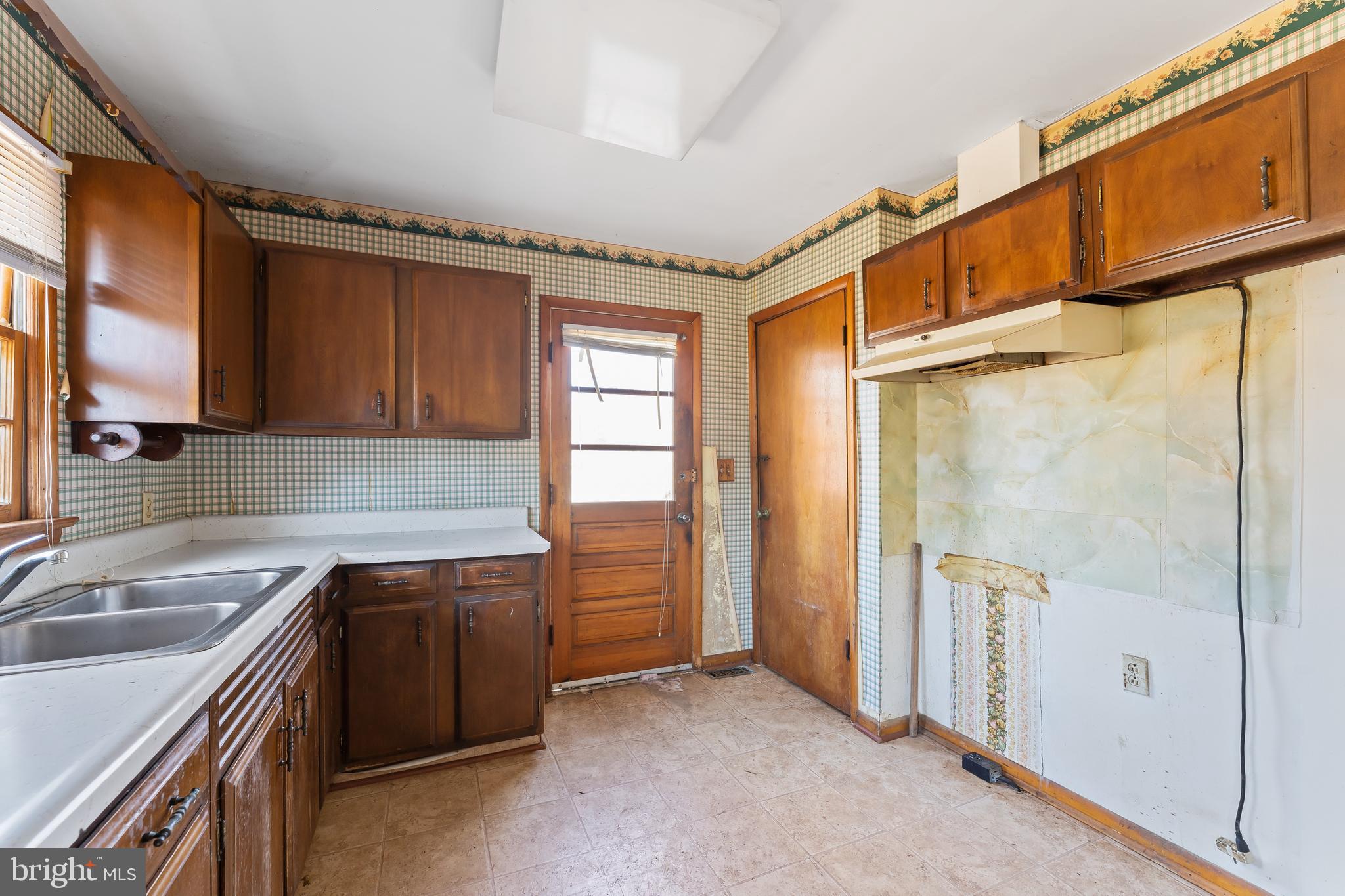 5719 Beverleys Mill Road Broad Run, VA 20137 - Photo 14 of 38 Kitchen