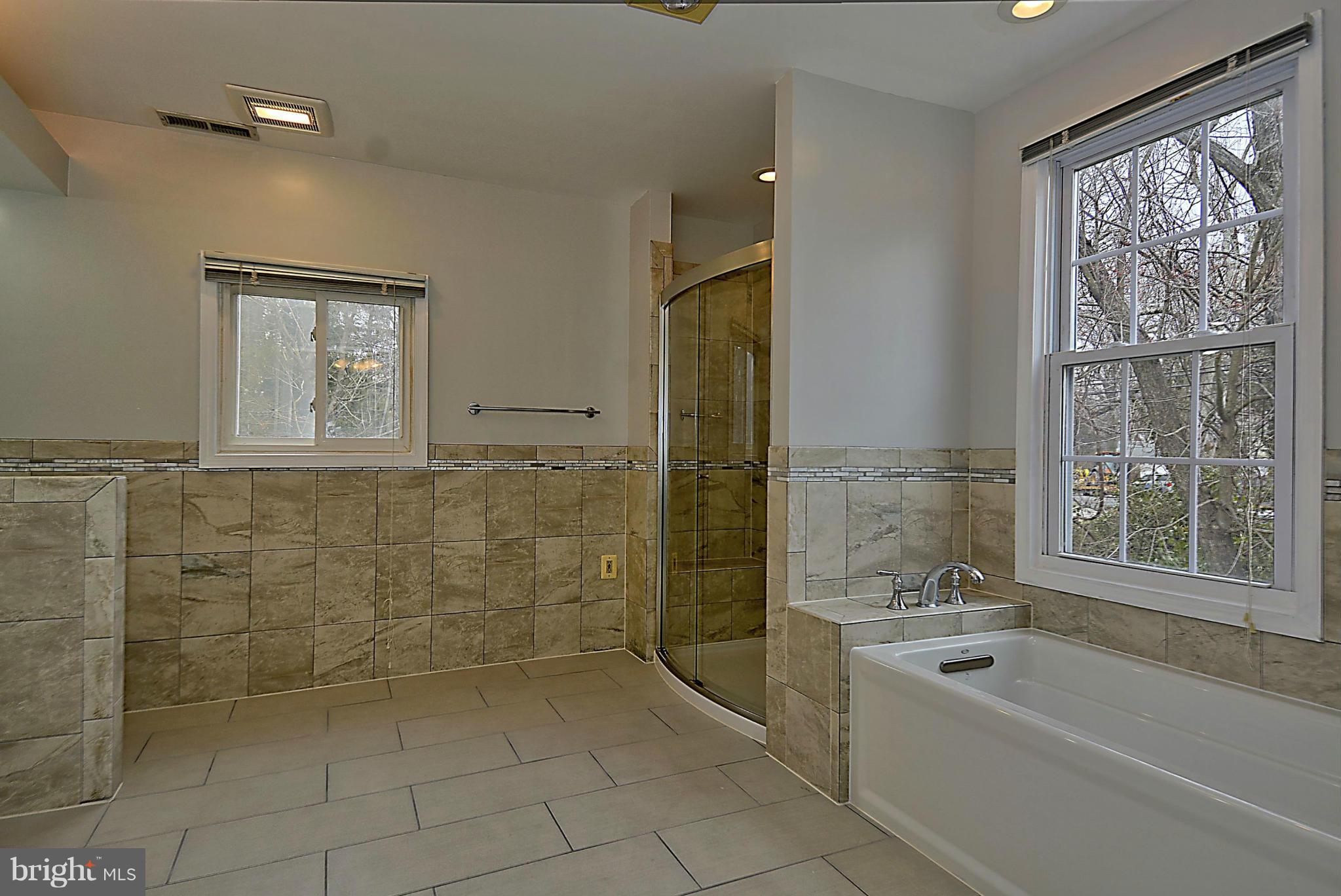 5901 Rolston Road Bethesda, MD 20817 - Photo 16 of 30 Bath (Master)