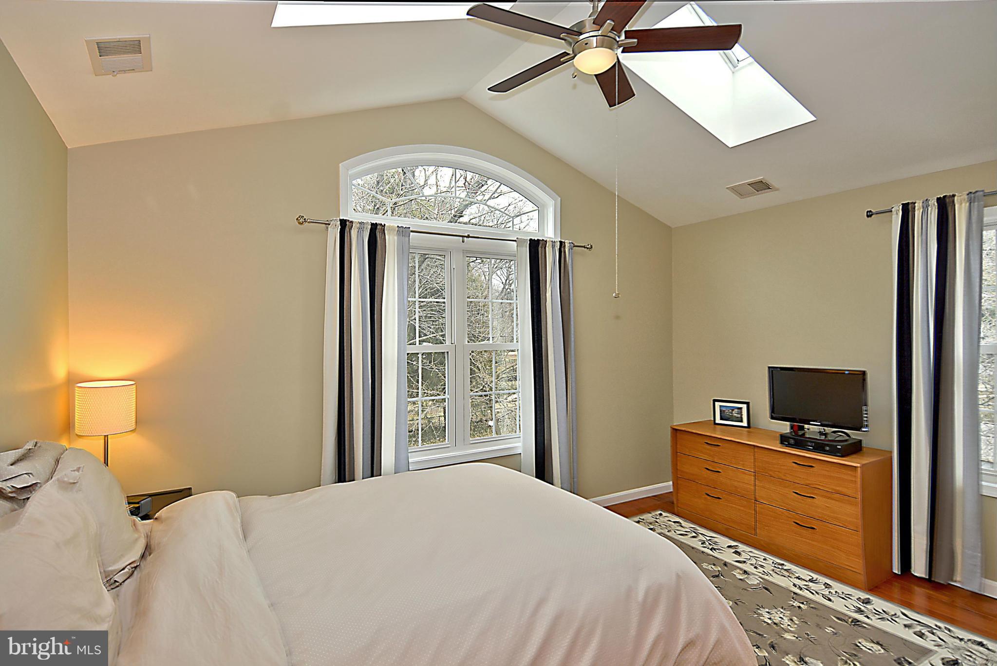 5901 Rolston Road Bethesda, MD 20817 - Photo 18 of 30 Bedroom