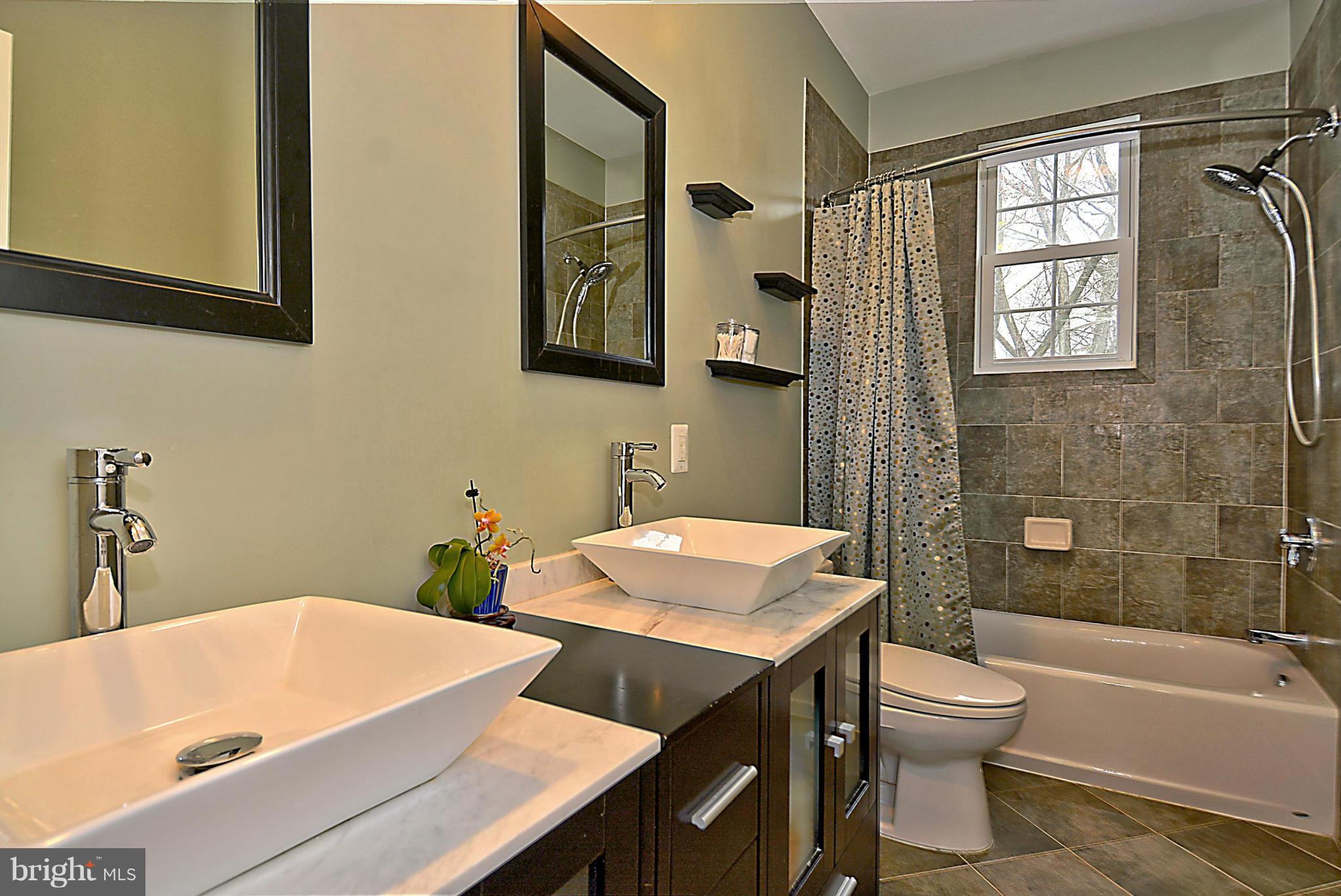 5901 Rolston Road Bethesda, MD 20817 - Photo 23 of 30 Bath