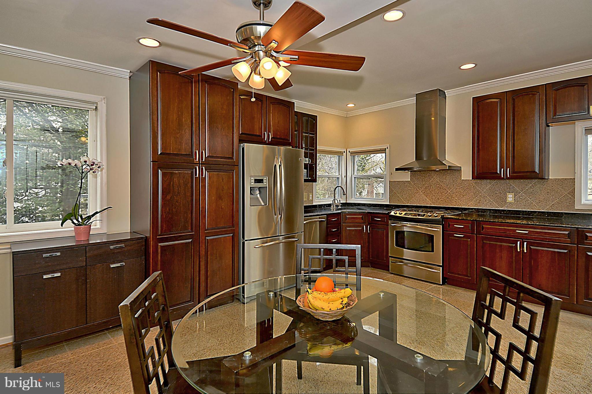 5901 Rolston Road Bethesda, MD 20817 - Photo 5 of 30 Interior (General)