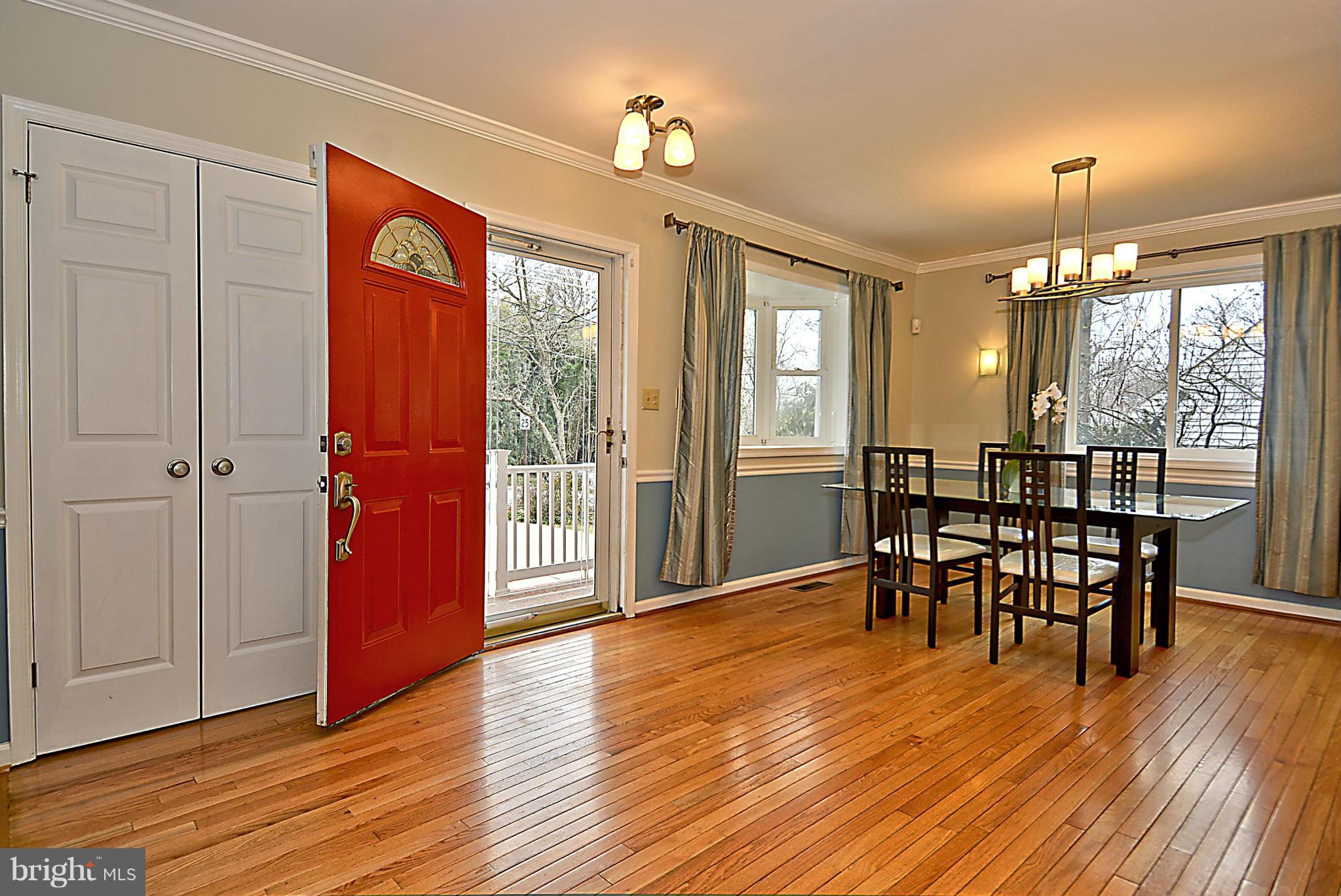 5901 Rolston Road Bethesda, MD 20817 - Photo 9 of 30 Interior (General)
