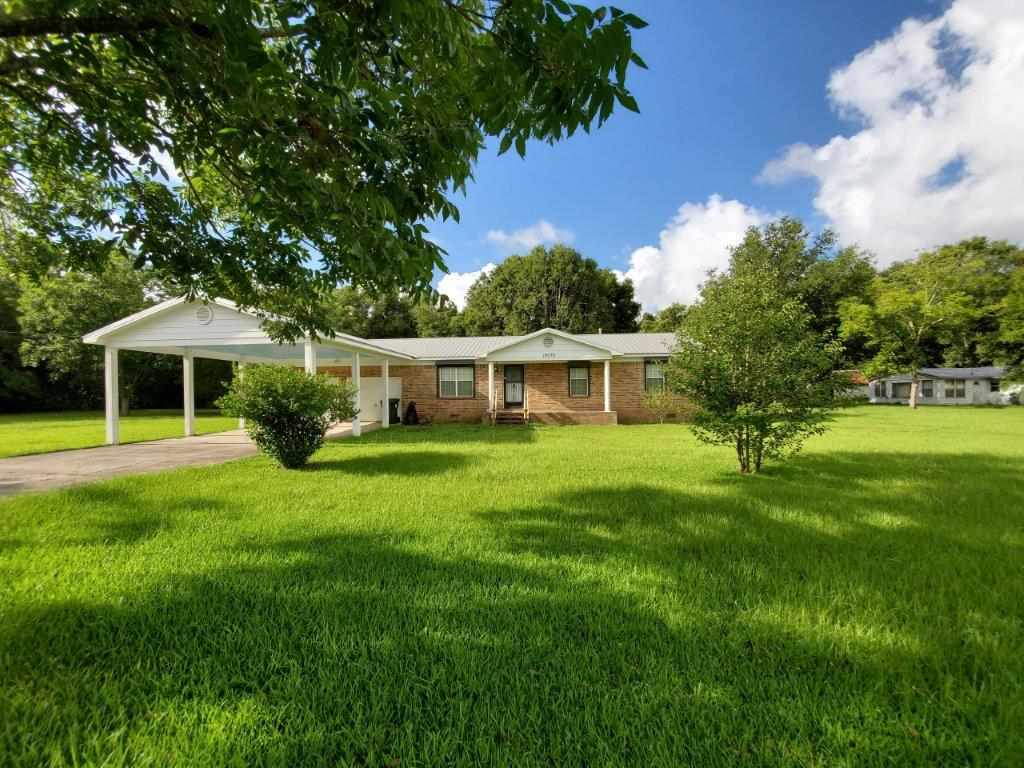 19070 Keller Road Foley, AL 36535 - Photo 2 of 22