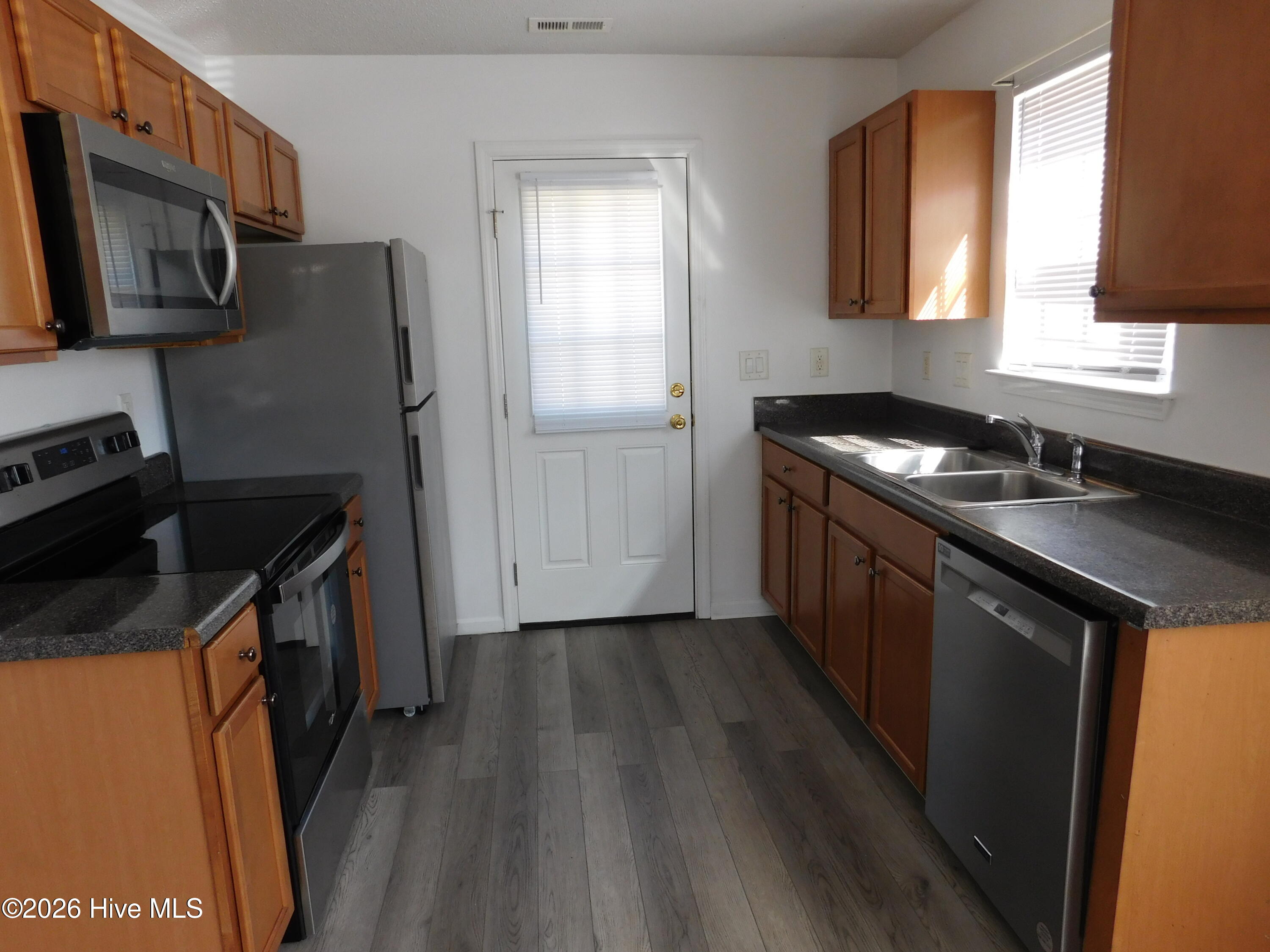 1338 Hunters Road, Unit A New Bern, NC 28562 - Photo 5 of 18 DSCN5157