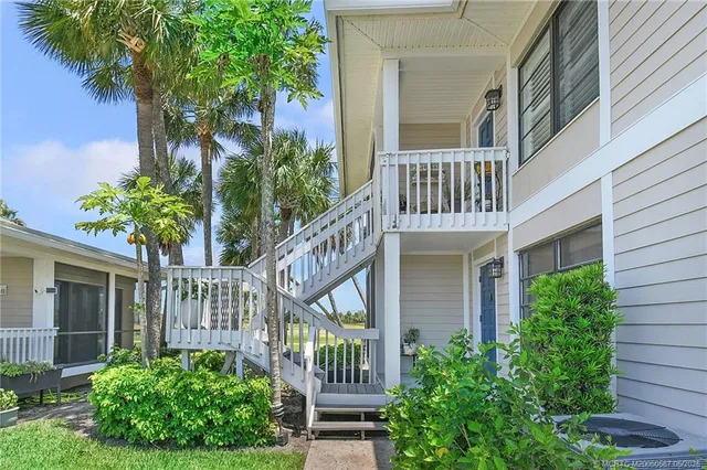 a view of entryway door of house
