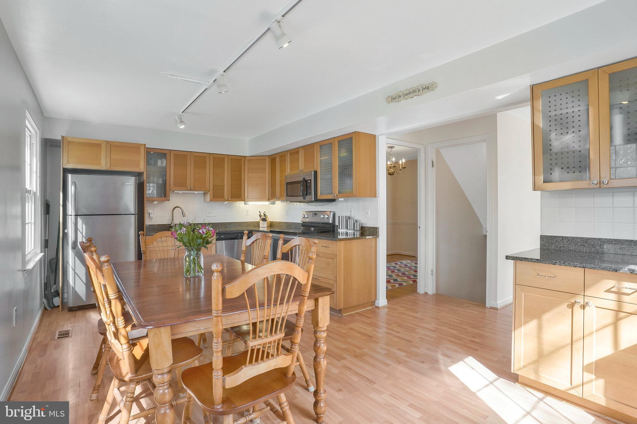 7075 Leestone Street Springfield, VA 22151 - Photo 5 of 42