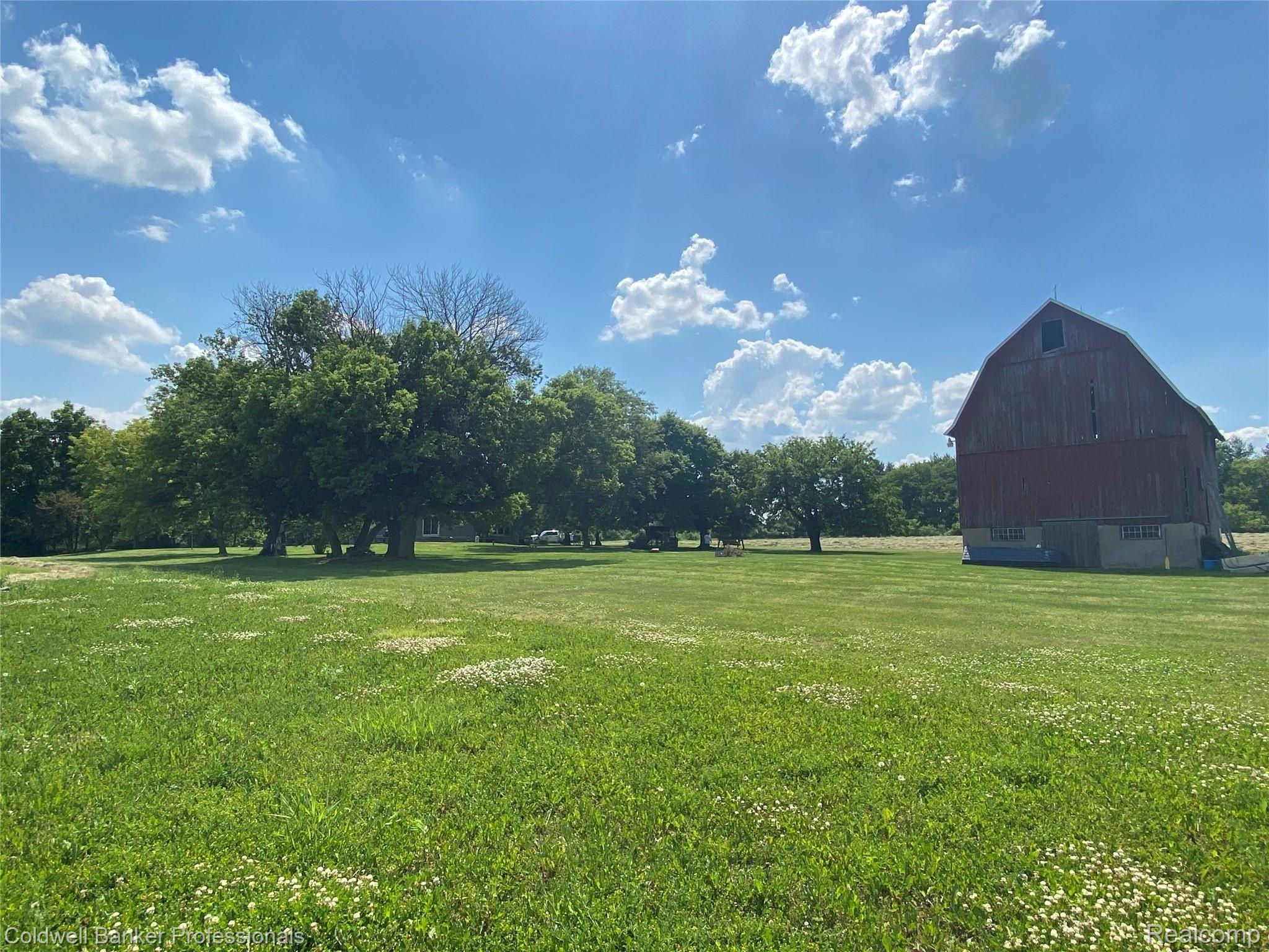 4220 West Oregon Road Lapeer, MI 48446 - Photo 9 of 46 7173A830-7006-49D2-B950-94EB4AA27E6D.jpeg