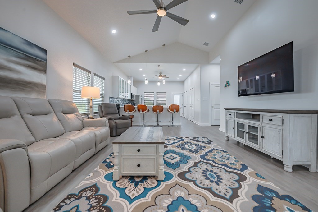11 Bayview Loop Rockport, TX 78382 - Photo 21 of 40