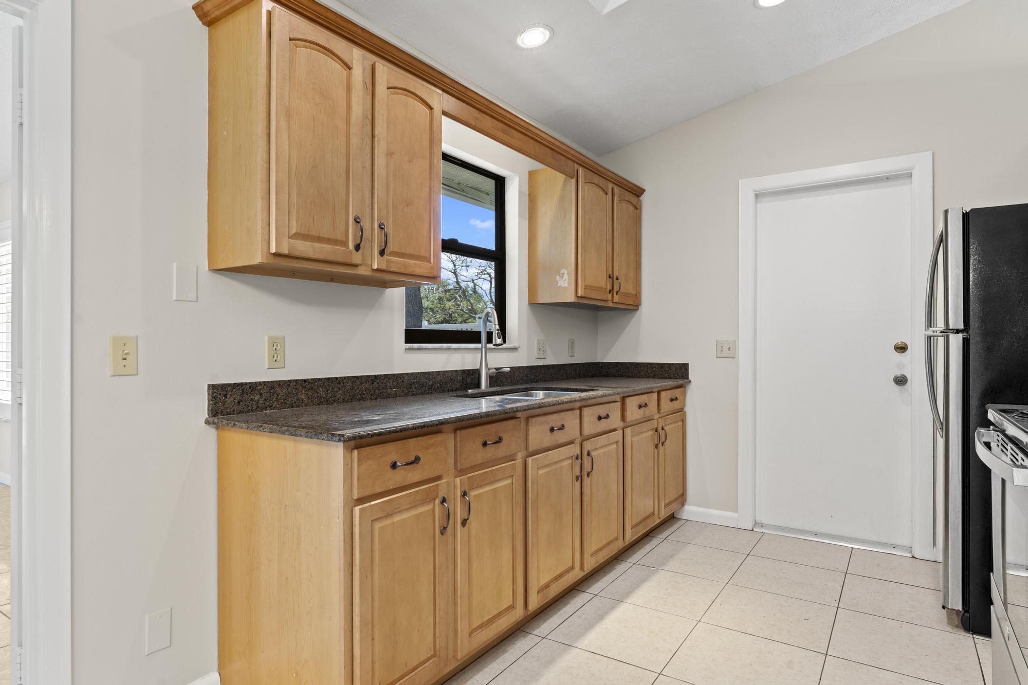 2441 Southeast Avalon Road Port St. Lucie, FL 34952 - Photo 29 of 43 DSC03746