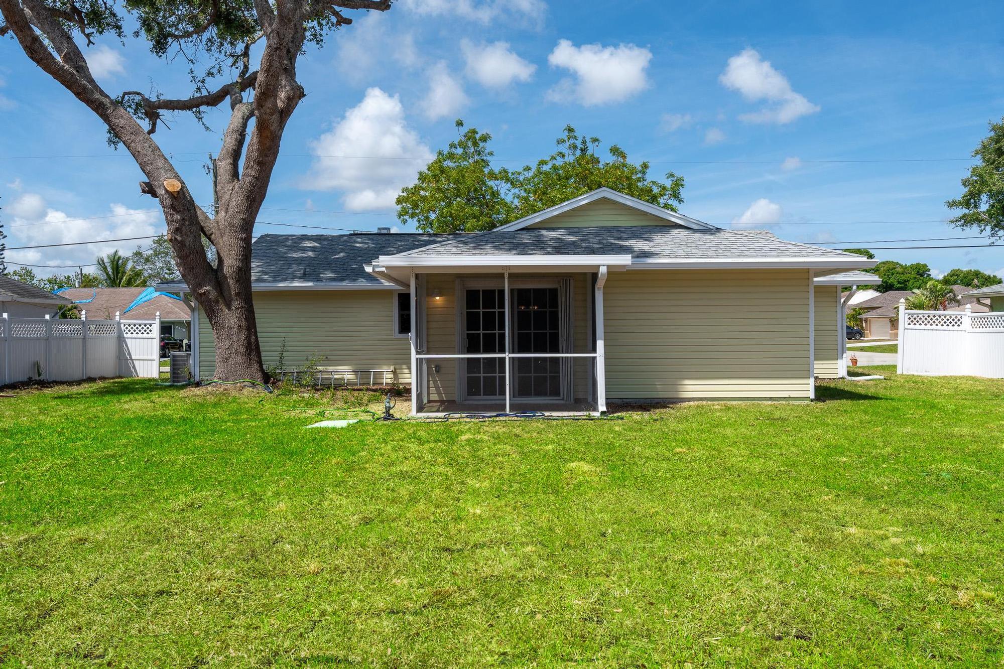 2441 Southeast Avalon Road Port St. Lucie, FL 34952 - Photo 41 of 43 DSC03658-2