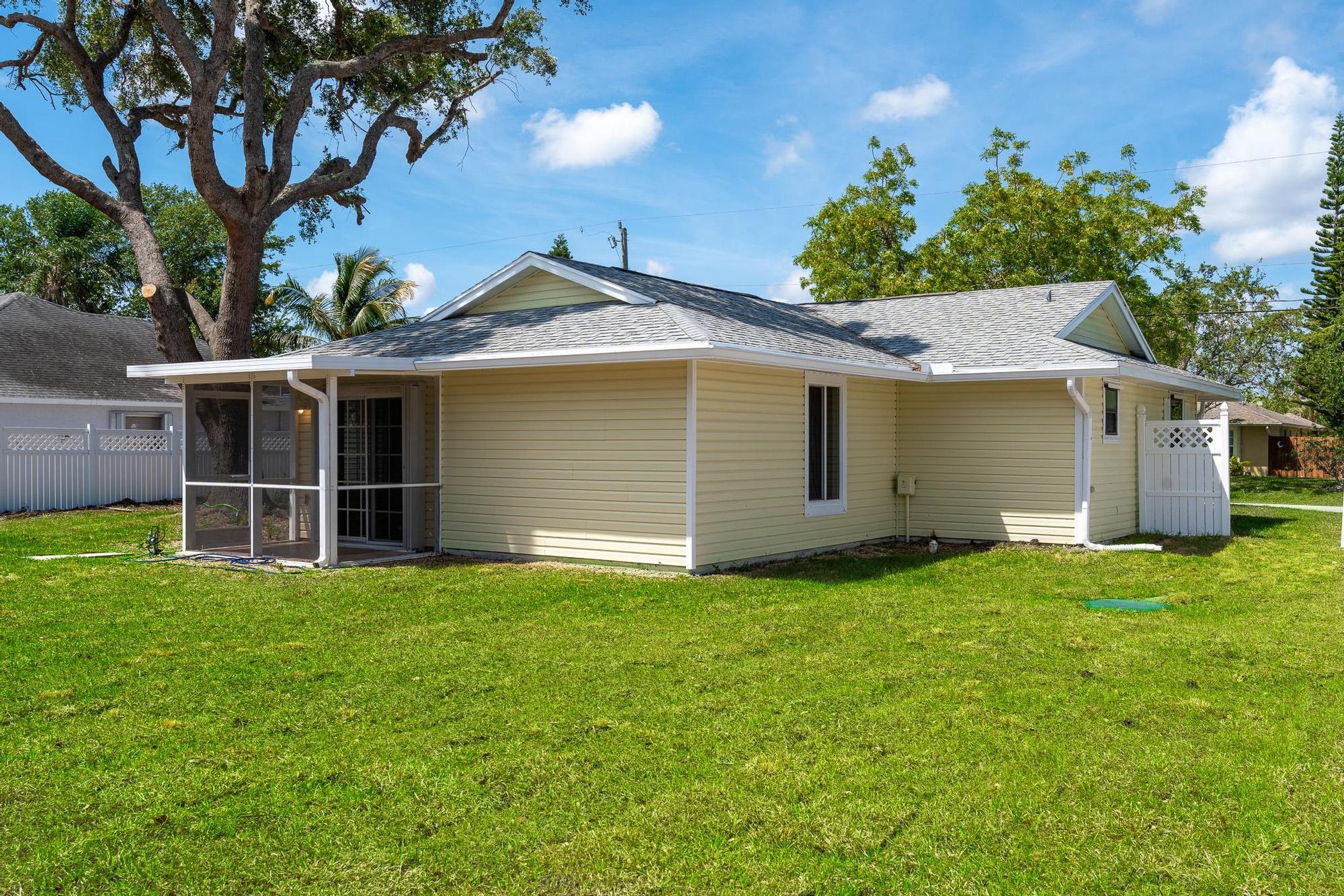 2441 Southeast Avalon Road Port St. Lucie, FL 34952 - Photo 42 of 43 DSC03660-2