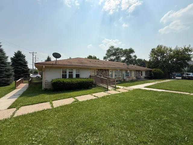 $785,000 | 447 Merton Avenue, Hartland, WI 53029