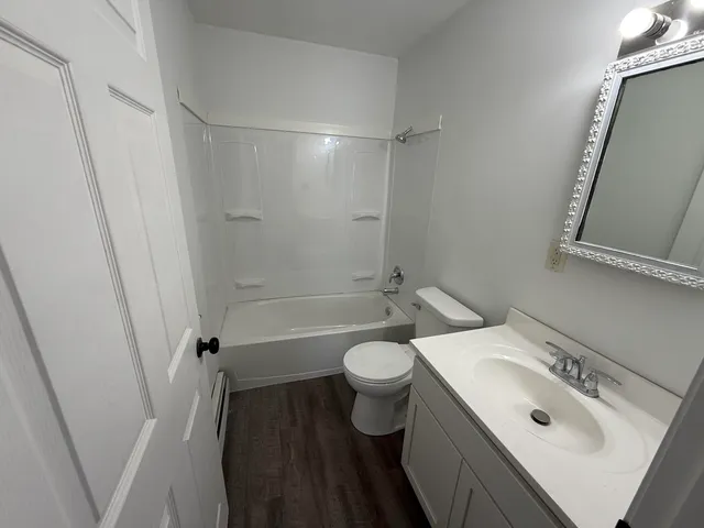 $785,000 | 447 Merton Avenue, Hartland, WI 53029