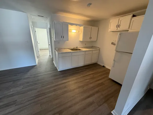 $785,000 | 447 Merton Avenue, Hartland, WI 53029