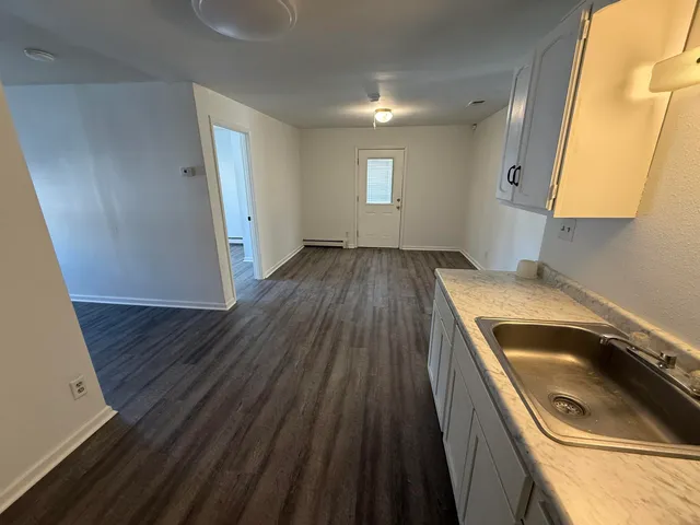 $785,000 | 447 Merton Avenue, Hartland, WI 53029