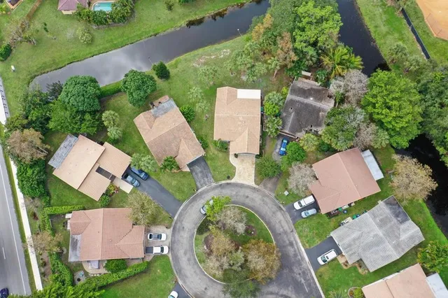 $525,000 | 1410 Riverwood Lane, Coral Springs, FL 33071