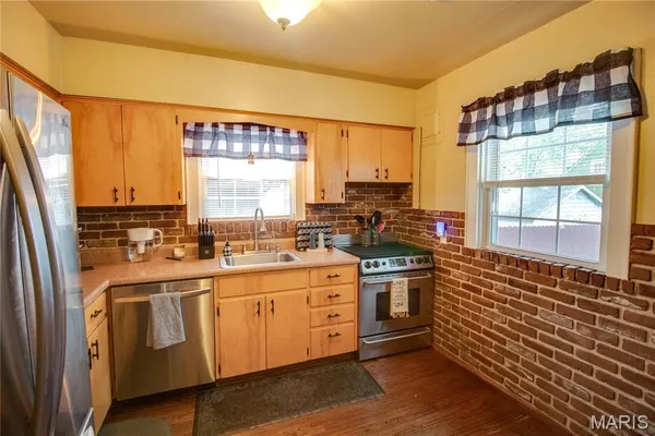 $199,900 | 2430 Maxey Street, Alton, IL 62002