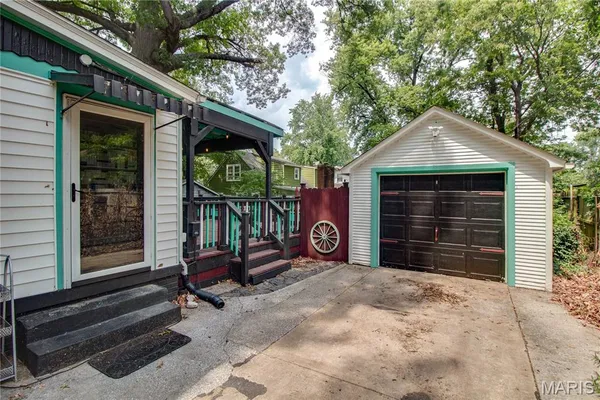 $199,900 | 2430 Maxey Street, Alton, IL 62002