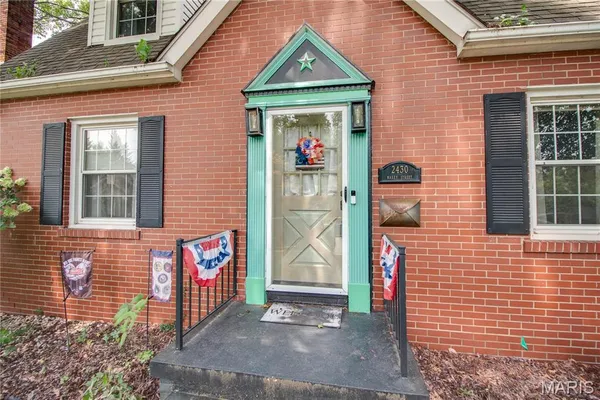 $199,900 | 2430 Maxey Street, Alton, IL 62002