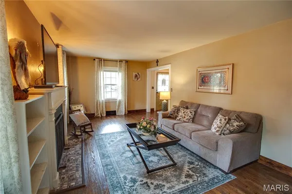 $199,900 | 2430 Maxey Street, Alton, IL 62002