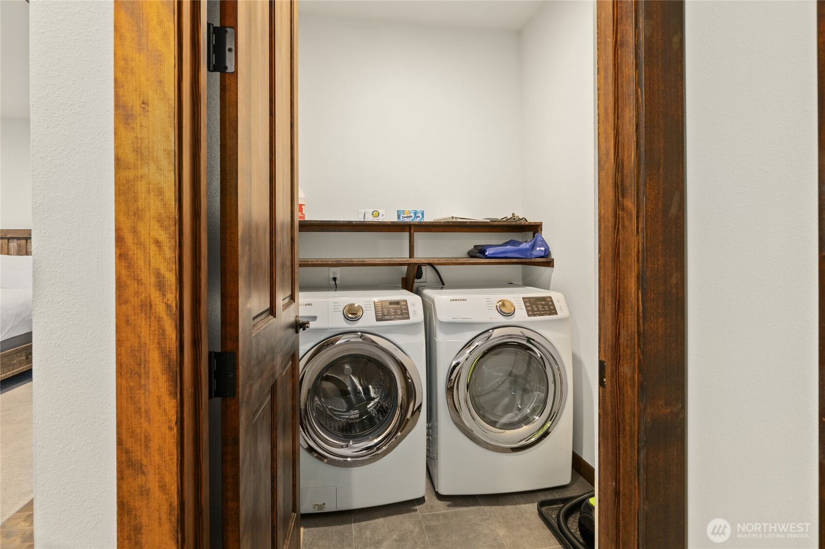 19 Big Hill Drive Cle Elum, WA 98922 - Photo 32 of 38 a utility room with dryer and washer