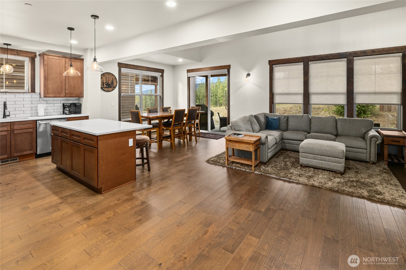 19 Big Hill Drive Cle Elum, WA 98922 - Photo 6 of 38 a living room with furniture and a large window
