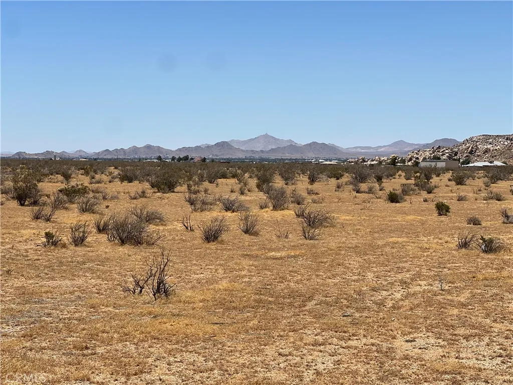 5 Del Oro Road Apple Valley, CA 92308 - Photo 1 of 7 a view of lake view and mountain view