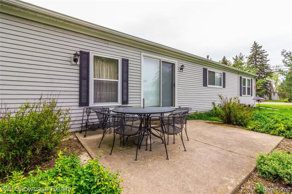 998 Hadley Road Rochester Hills, MI 48307 - Photo 9 of 42