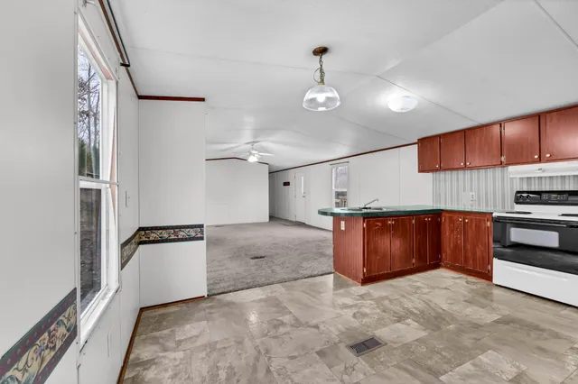 a view of a storage & utility room