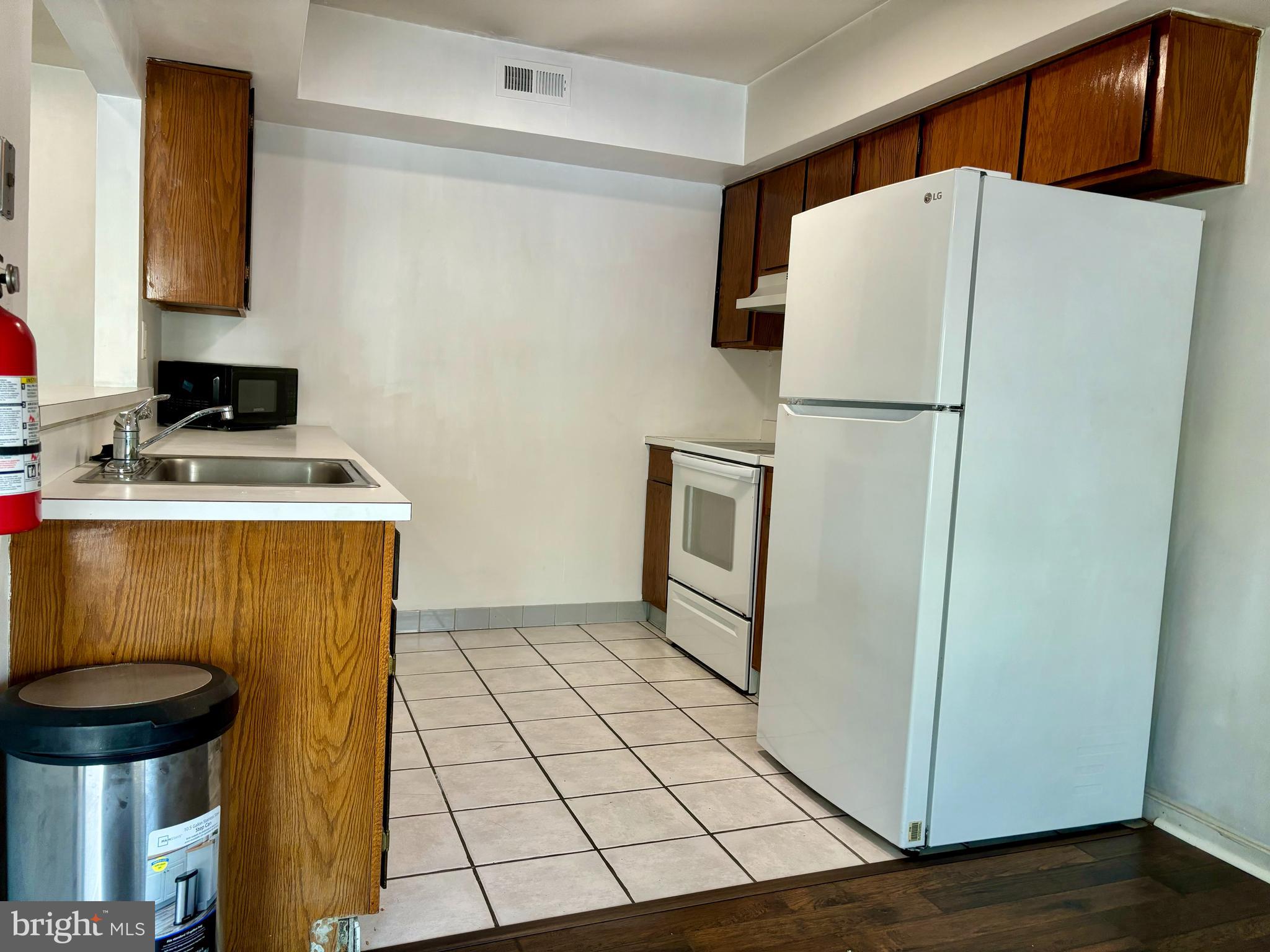 101 Gregorys Way Voorhees, NJ 08043 - Photo 2 of 16