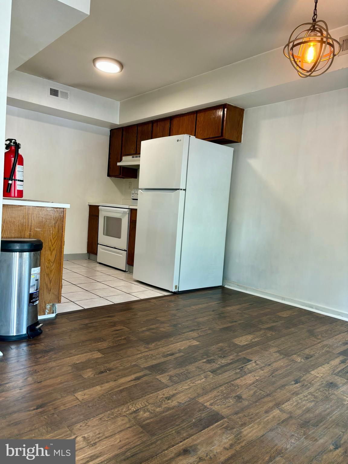 101 Gregorys Way Voorhees, NJ 08043 - Photo 3 of 16