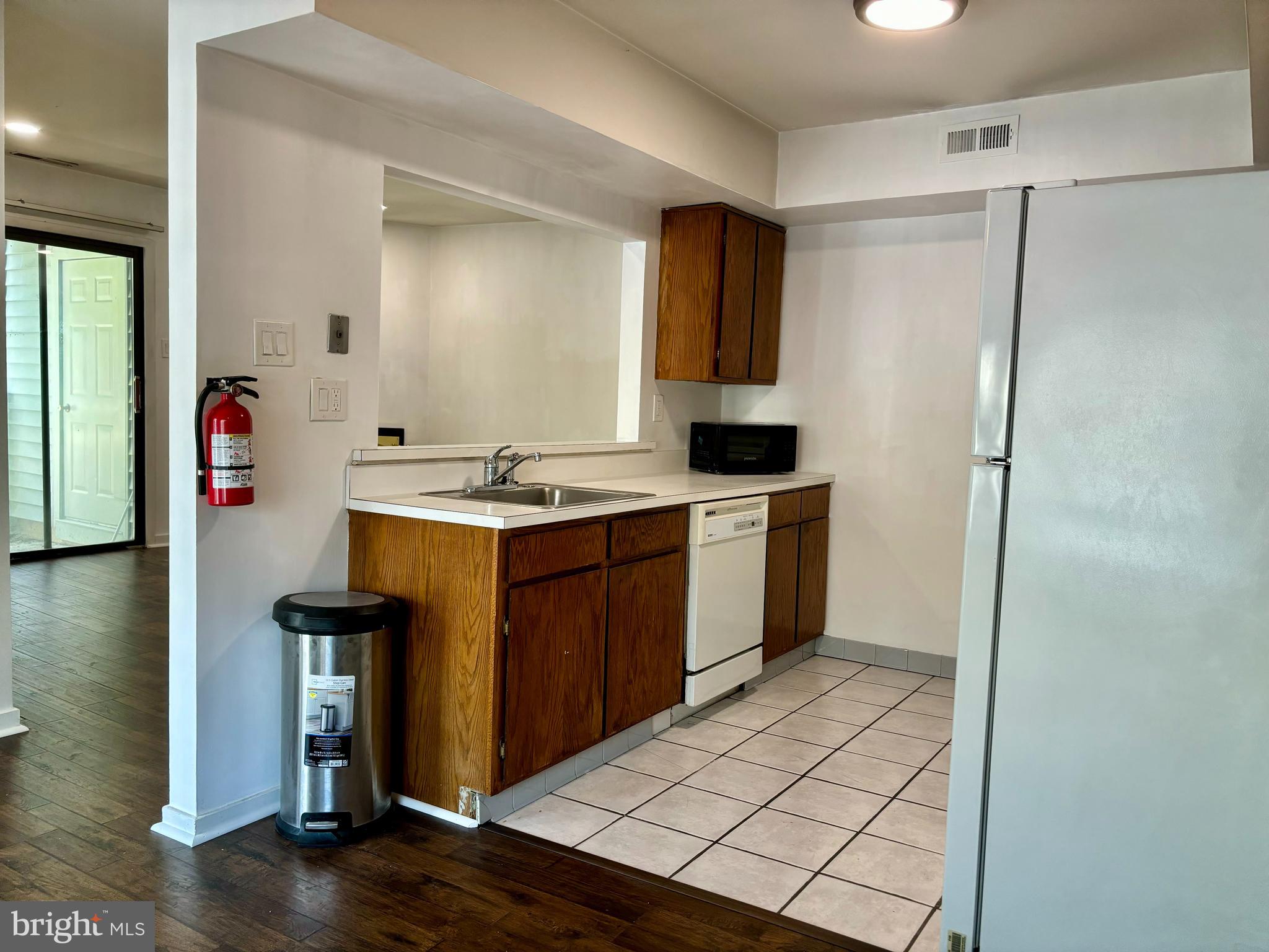 101 Gregorys Way Voorhees, NJ 08043 - Photo 4 of 16
